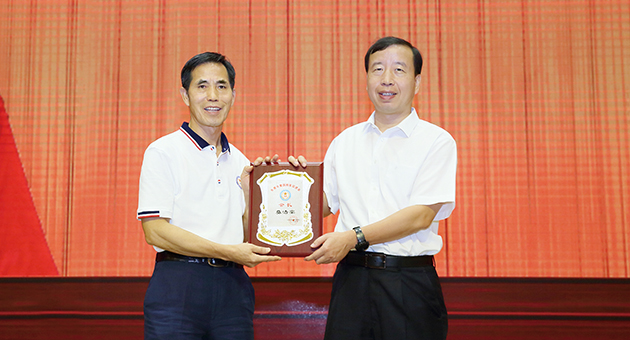 當選東莞市愛國擁軍促會會會長.jpg 當選東莞市愛國擁軍促會會會長.jpg